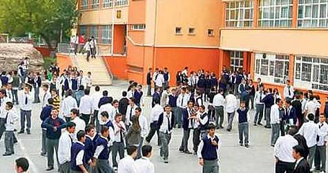 Yüz yüze sınav kararından geri adım atılmıyor... 'Tek ölçütünüz sınav yapmak mı?'