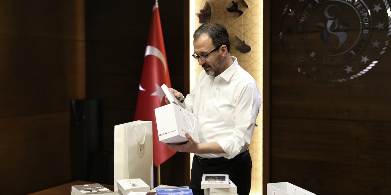 Bakan Kasapoğlu’ndan köy okullarına kitap desteği