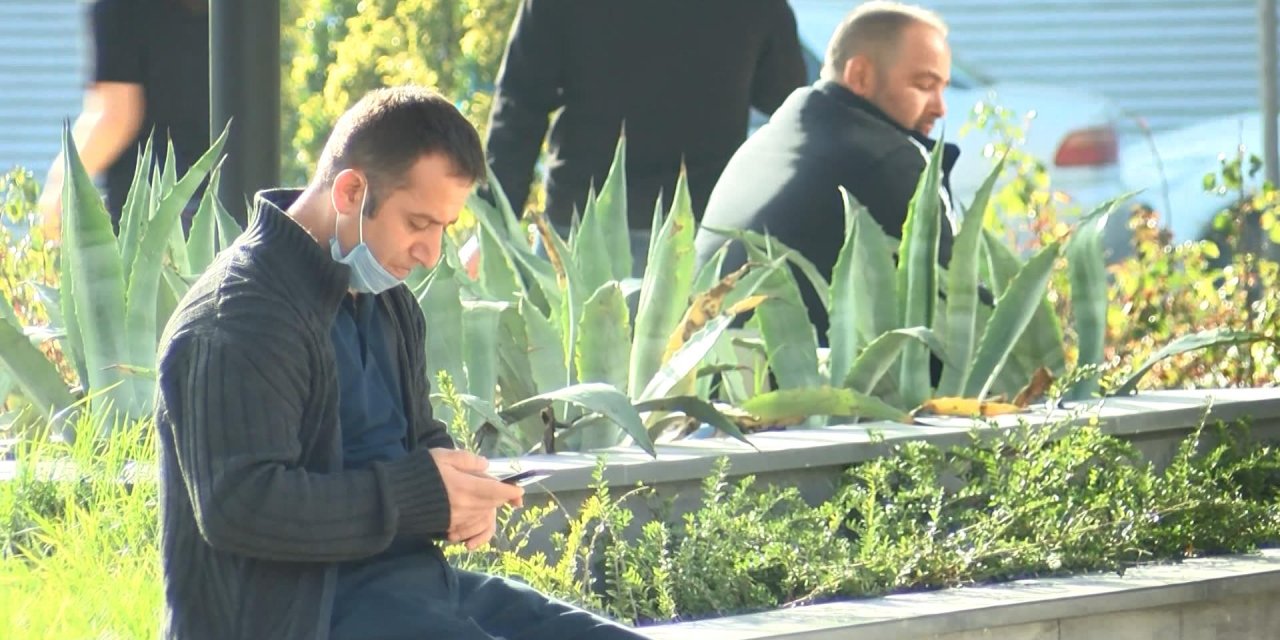 Kağıthane'de şaşırtan kalabalık; Ben iki defa hastalığı geçirdiğim zaten. O yüzden korkmuyorum