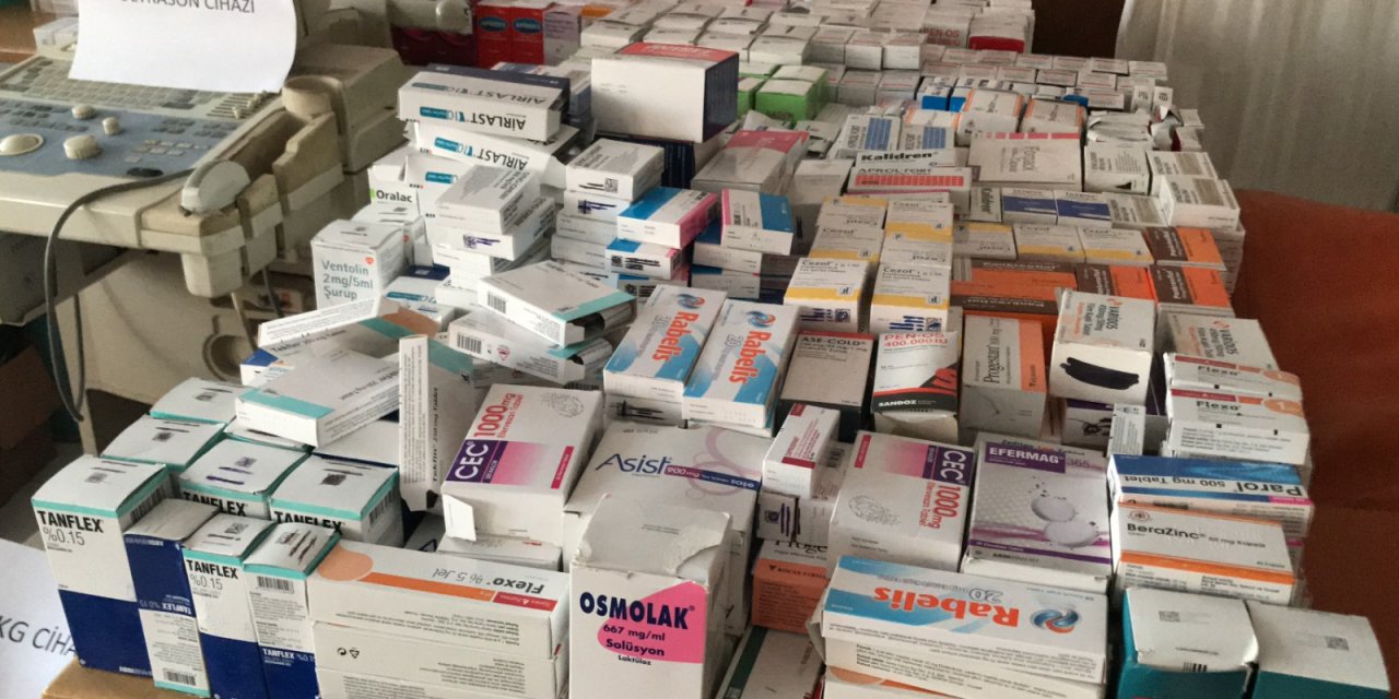Kendilerini doktor olarak tanıtıp, muayene yaparak ilaç sattılar
