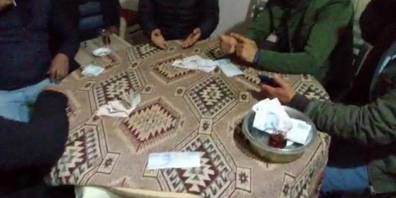Kumarhaneye dönüştürülen eve baskında 14 kişiye 66 bin 878 lira para cezası