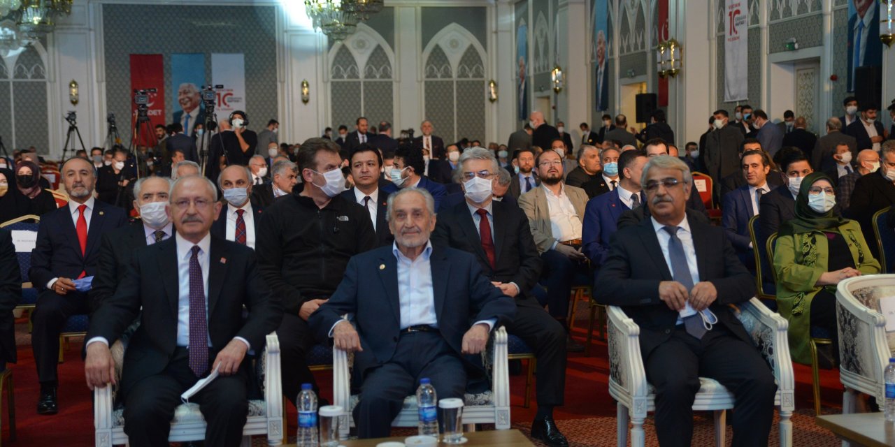 'MAVİ VATANDAN SÖZ EDİYORSAK ECEVİT VE ERBAKAN SAYESİNDEDİR': Kılıçdaroğlu: Dostlarımızla birlikte yaşanabilir Türkiye'yi kuracağımıza inanıyoruz