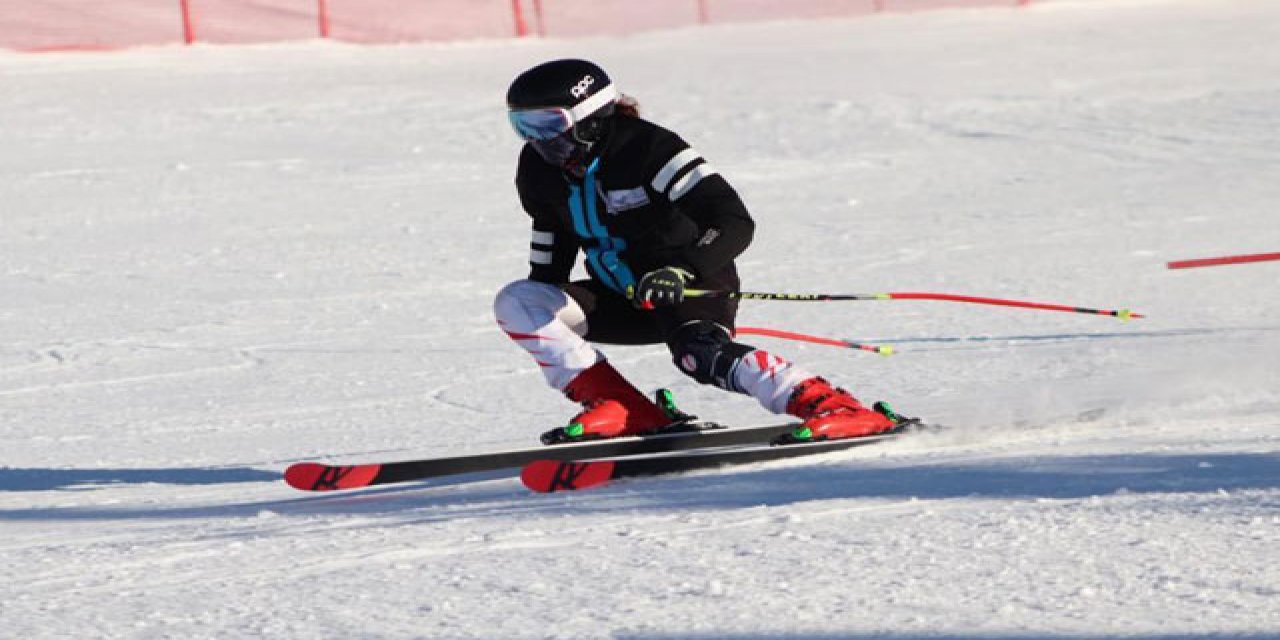 İzmirli kayakçı Lal madalyaya doymuyor