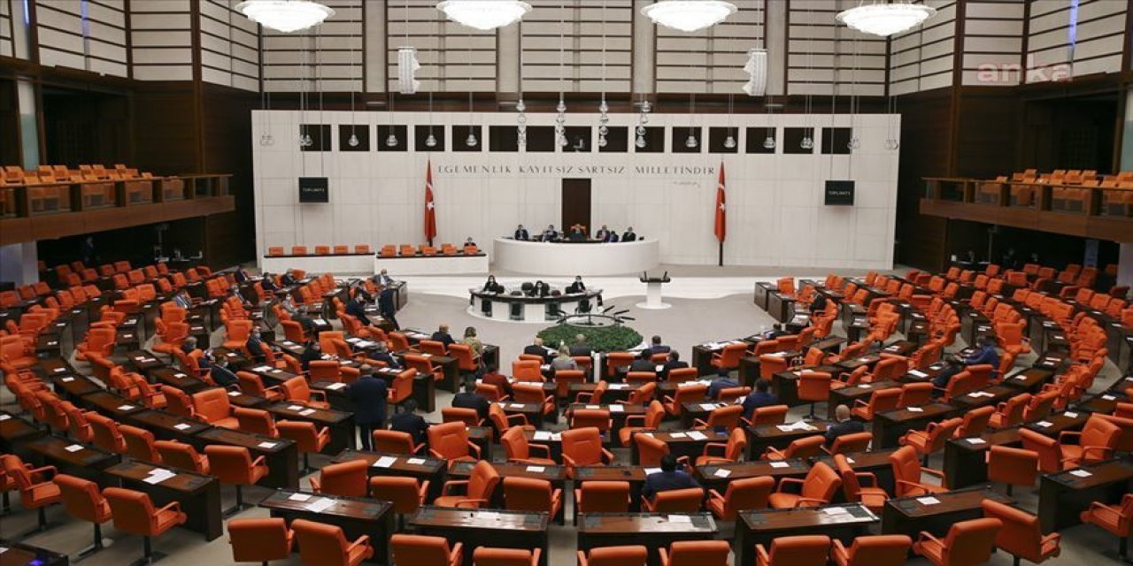 Gazeteci Mehmet Tezkan'dan flaş iddia! "AKP, Anayasa'ya değiştirilemez bir madde daha eklemek istiyor"