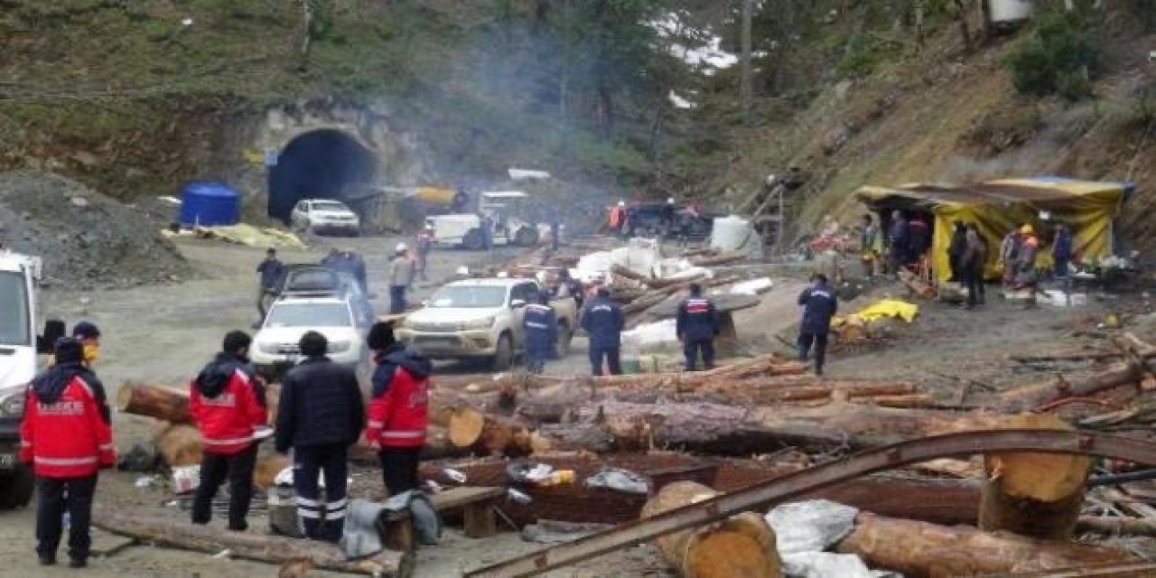 Göçük altında kalan maden işçisine ulaşılmaya çalışılıyor