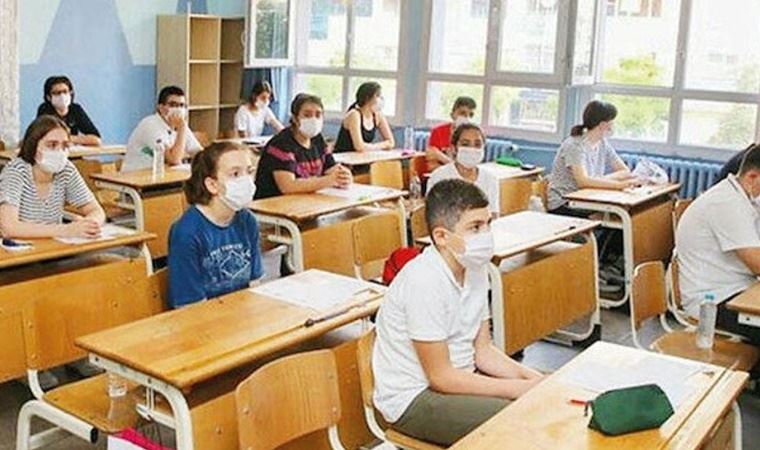 'Yüz yüze eğitime ara veriyoruz demek istemiyoruz' dedi ve... Ziya Selçuk'tan 'yüz yüze eğitim' uyarısı