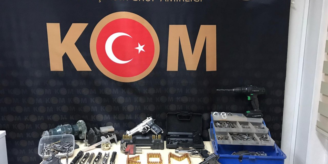 İzmir'de kuru sıkıdan bozma tabanca yapan 1 şüpheli yakalandı