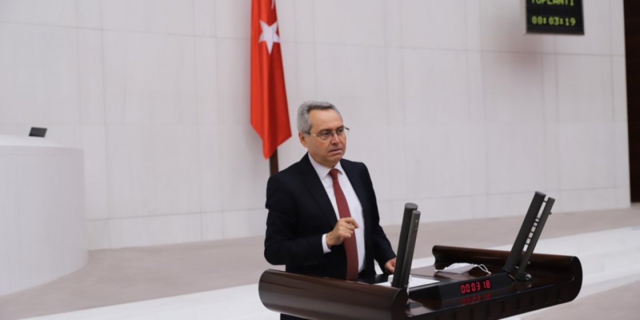 CHP'li Zeybek'ten flaş "yeni anayasa" açıklaması!  "Laiklik tartışılıyor... Hedef ilk 4 maddenin değiştirilmesi"