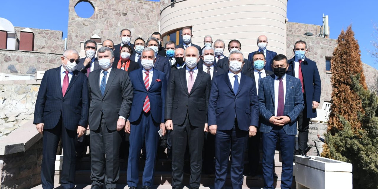 Bakan Karaismailoğlu: Anadolu'daki karayolu yatırımlarımız devam edecek