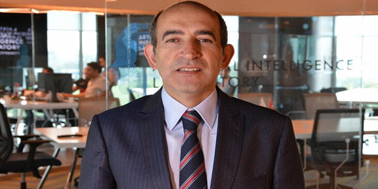 El salladığı öğrencilere şimdi parmak sallıyor... Melih Bulu'dan Boğaziçili öğrencilere gözdağı! O pankartın yerine bakın ne asıldı?