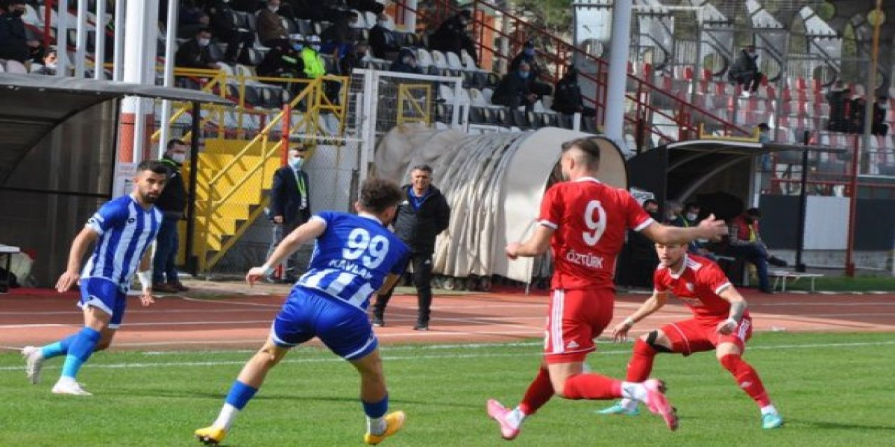 Somaspor zirvede tek