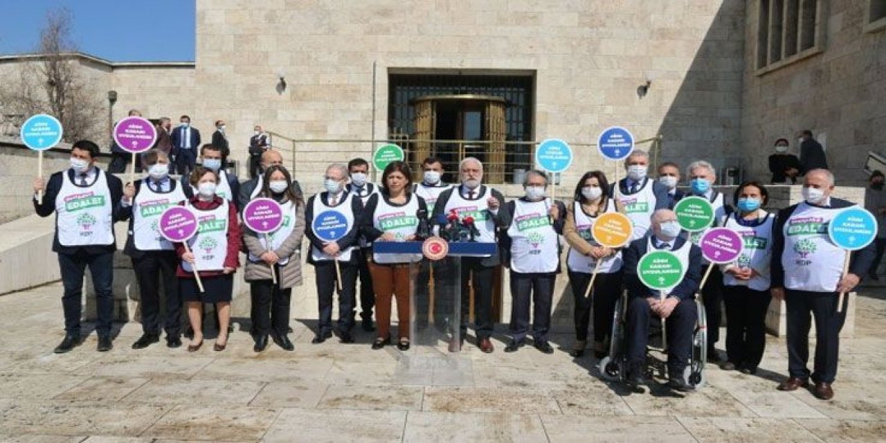 "Büyük bir hukuki kepazelik" HDP'li vekillerden "fezleke" açıklaması: Siyasi kumpasın devamıdır...