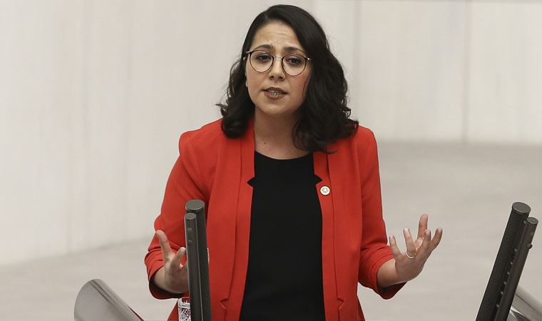 CHP’li Sera Kadıgil’den 'Muktedir bıyıklılar kulübü'ne 8 Mart uyarısı!