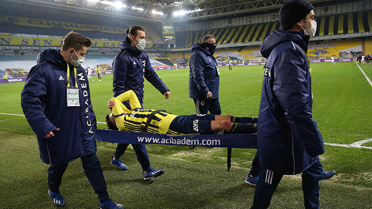 Mesut Özil sakatlandı: Sahalara ne zaman dönecek?