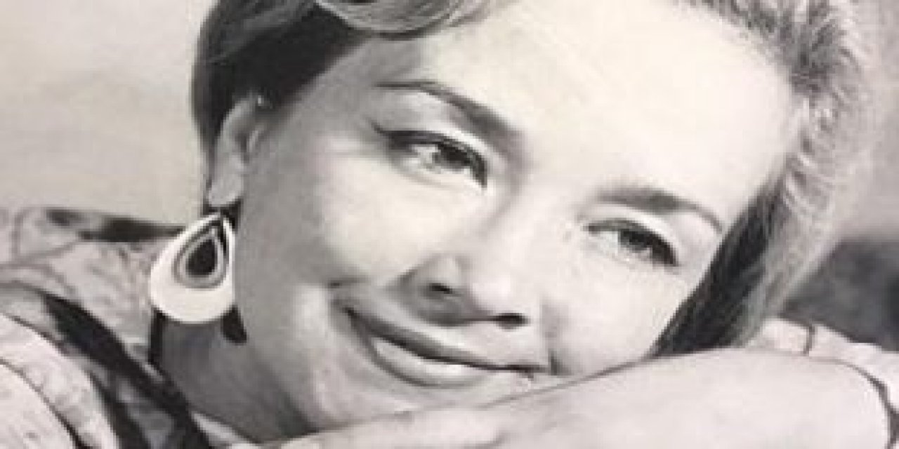 Edebiyat dünyasının acı kaybı... Ünlü yazar hayatını kaybetti!