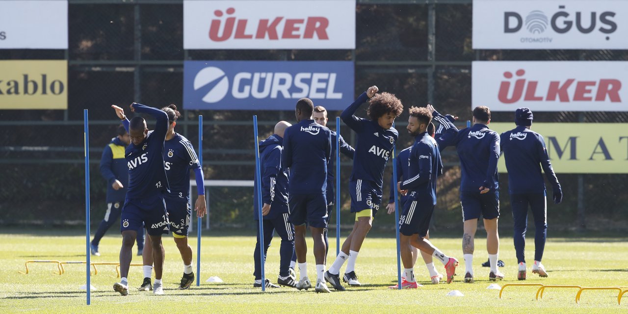 Fenerbahçe'de Luiz Gustavo takımla çalıştı