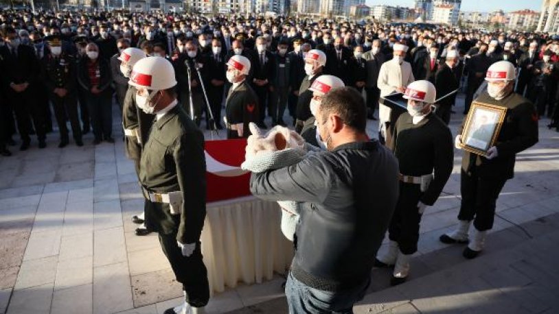 Şehit Şükrü Karadirek'in eşinden acı feryat: Sen evladını böyle mi görecektin?