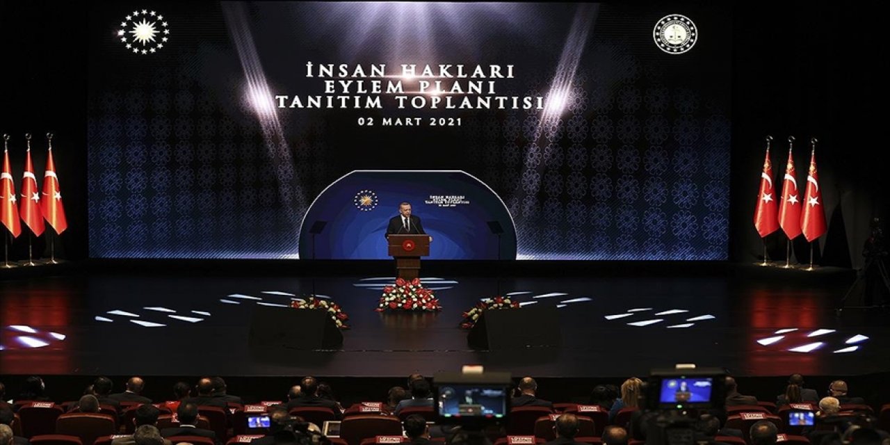 Ankara siyaseti bu iddiayı konuşuyor... Erdoğan'ın açıkladığı eylem planı kopya mı? Deniz Zeyrek'ten bomba iddia...