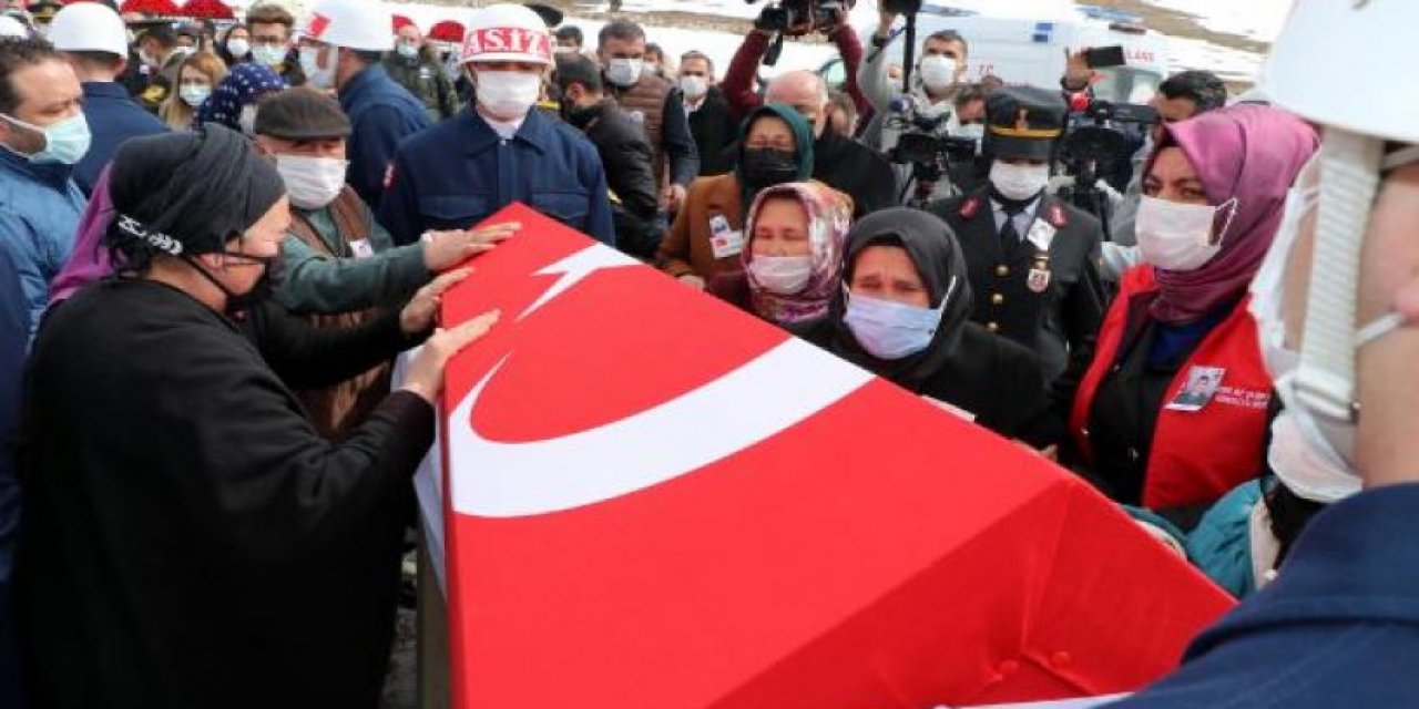 Vasiyeti yerine getirildi.. Bitlis şehidi Uzman Çavuş Tolga Demirci'ye acı veda!