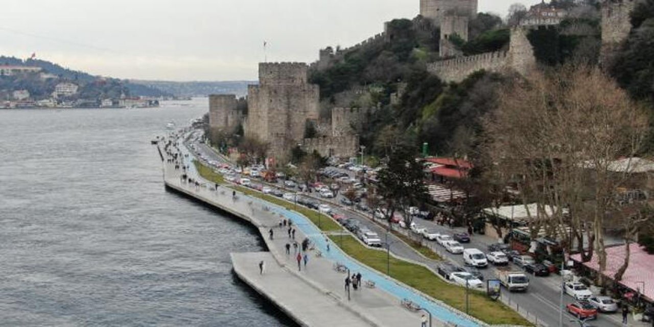 Vatandaşlar sokağa akın etti... Trafik felç oldu!  İşte 3,5 ay sonra "kısıtlamasız" ilk Cumartesi...