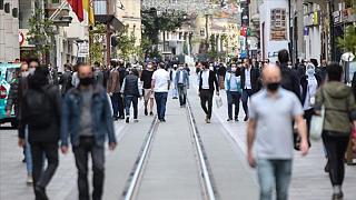 'Sokaklar insan yığınından geçilmiyor' dedi ve... Cerrahpaşa Dekanı'ndan endişe veren açıklama: Böyle giderse nisan ayında...