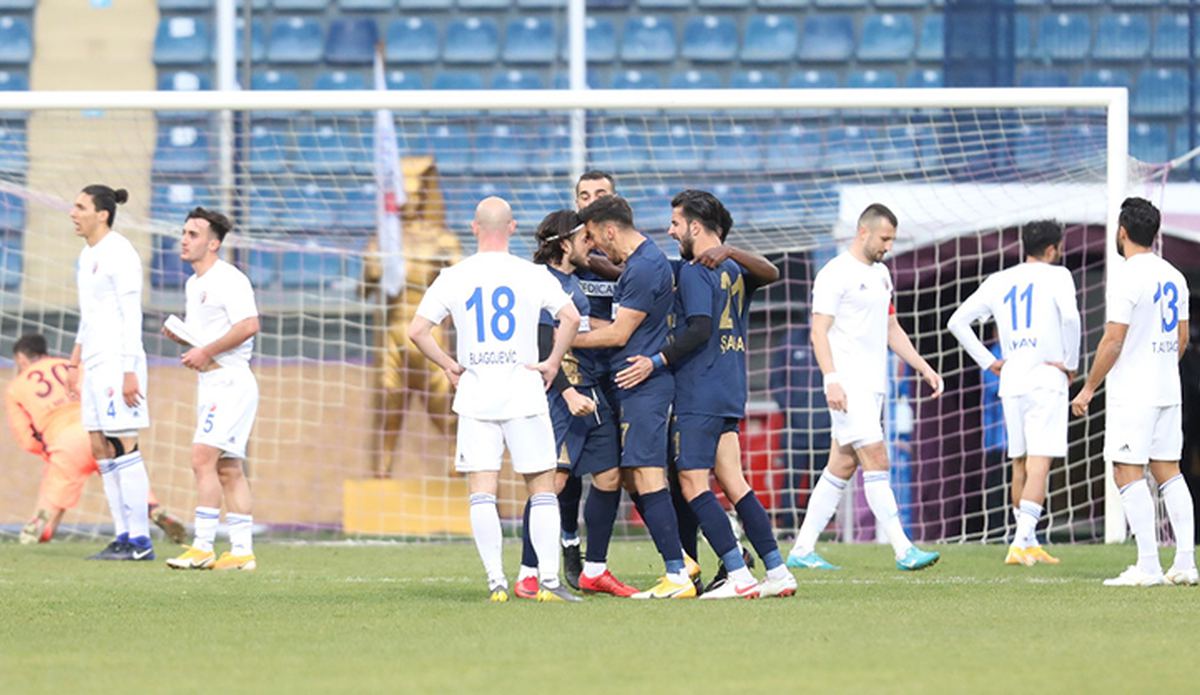 Menemenspor Başkent'ten mutlu ayrıldı