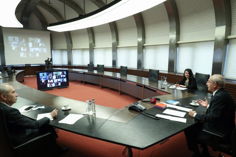 CHP Lideri Kılıçdaroğlu gençler ile bir araya geldi