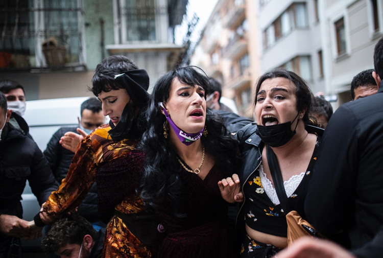 Kadıköy'de gözaltına alınmışlardı... LGBTİ+ aktivistleri için tutuklama talebi