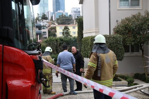 Cem Yılmaz'ın evinde yangın çıktı! Ünlü komedyenden ilk açıklama