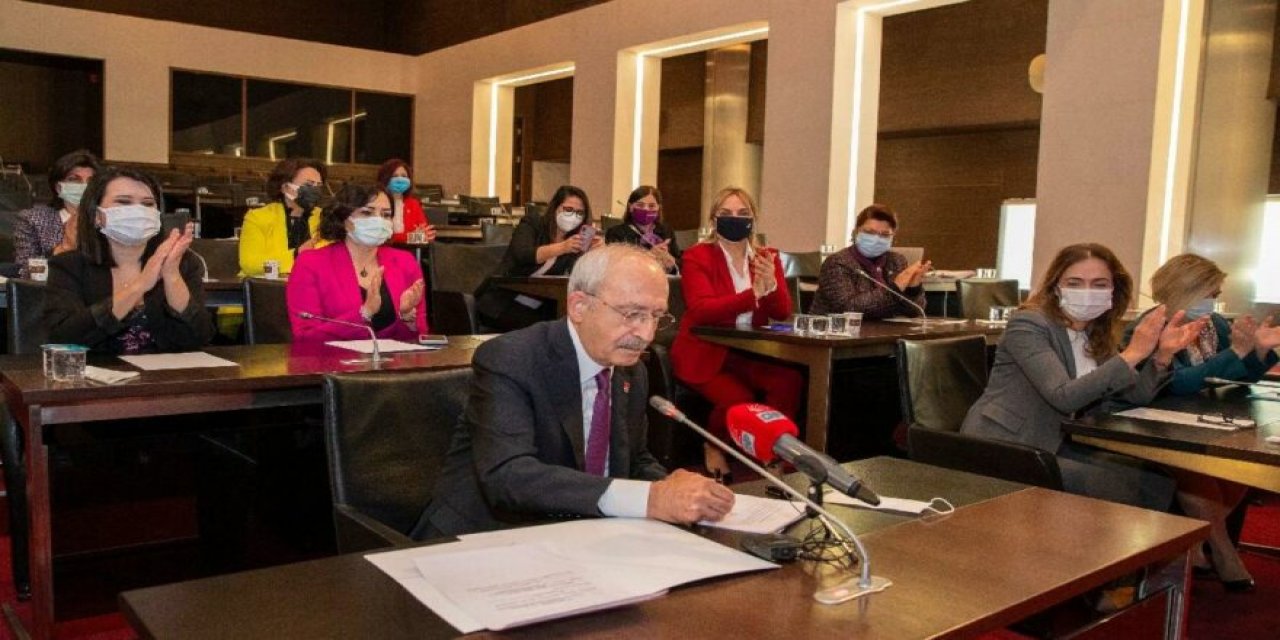 İlk imzayı Kılıçdaroğlu attı! CHP lideri "Siyasette Eşit Temsile" dair kanun teklifini imzaladı!