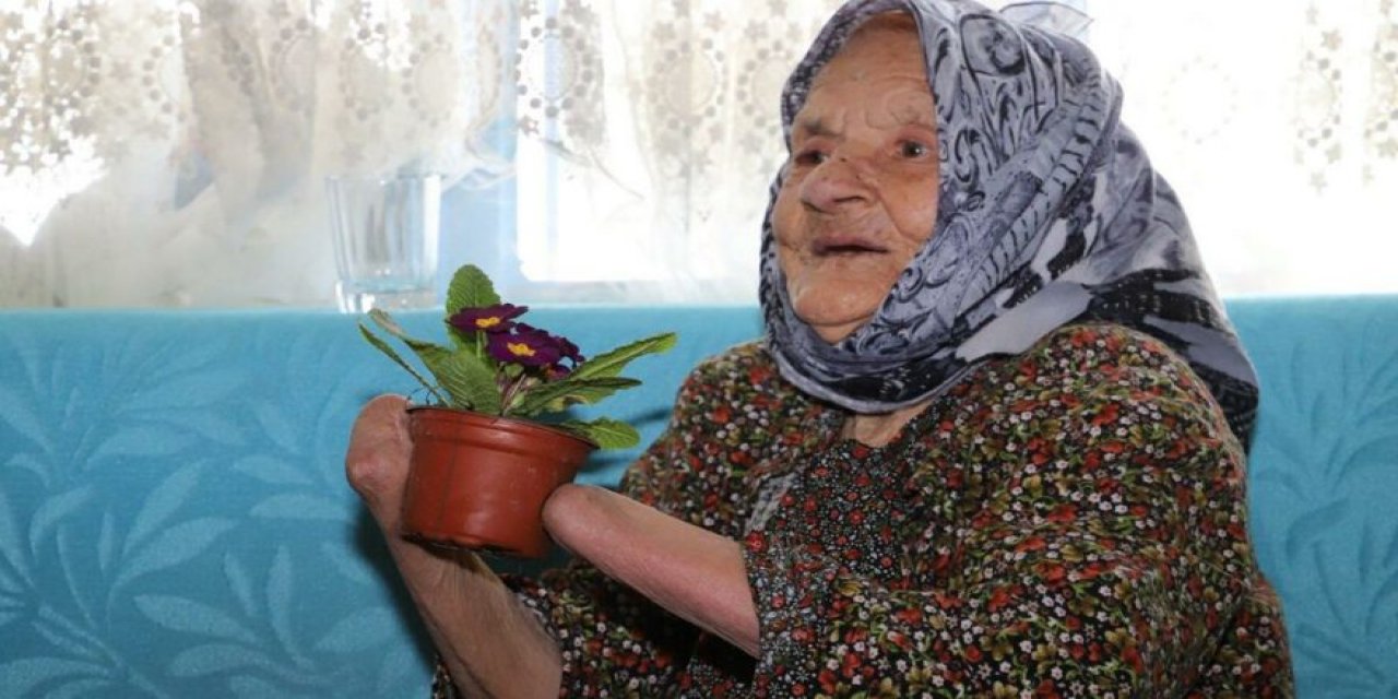72 yıllık bir vahşet hikayesi! Kocası tırpanla iki elini bileklerinden kesmişti! 93 yaşındaki Ayşe nine yaşadığı acıyı anlattı
