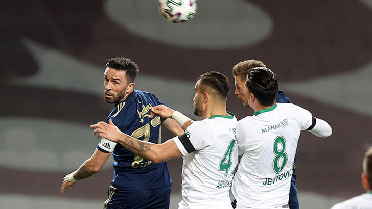 Fenerbahçe deplasmanda Konyaspor'u üzdü
