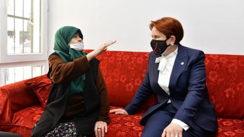 Meral Akşener yurt gezilerine devam ediyor... Akşener'in 92 yaşındaki kadınla dikkat çeken diyaloğu: Tayyip Erdoğan duymasın