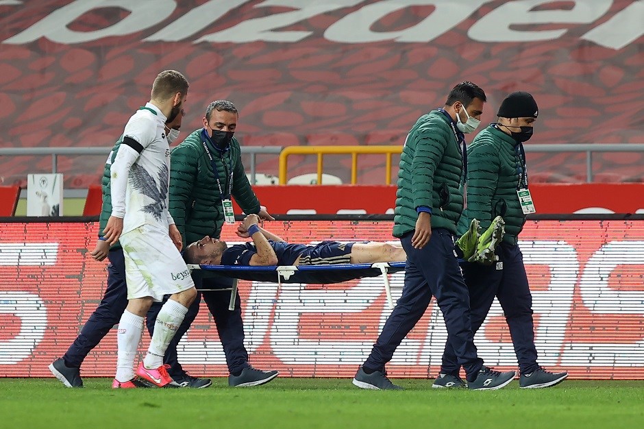 Maçta sakatlık geçirmişti... Fenerbahçe'den yıldız isim için açıklama