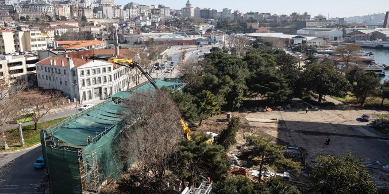 Haliçport’un otoparkı için mi yıkılıyor? Tarihi binaya büyük ihanet!