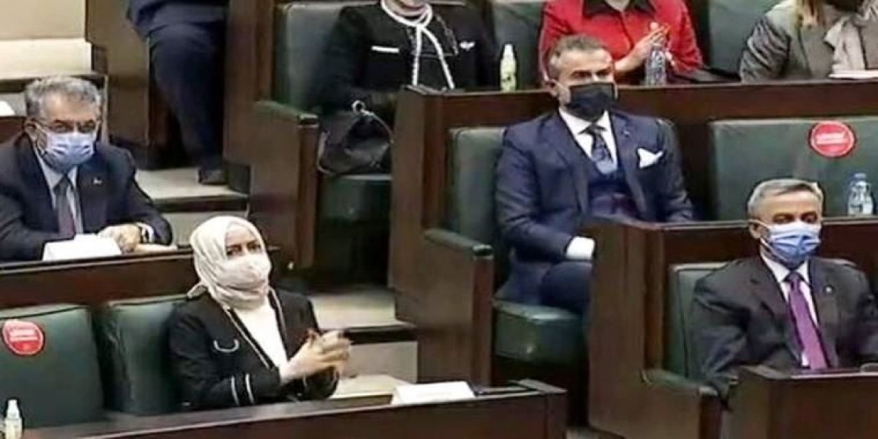 Kabine değişikliği olacağı iddia ediliyordu...  "Büyük Kongre" öncesi AKP grup toplantısında dikkat çeken görüntü! Bakın hangi isim toplantıya katıldı?