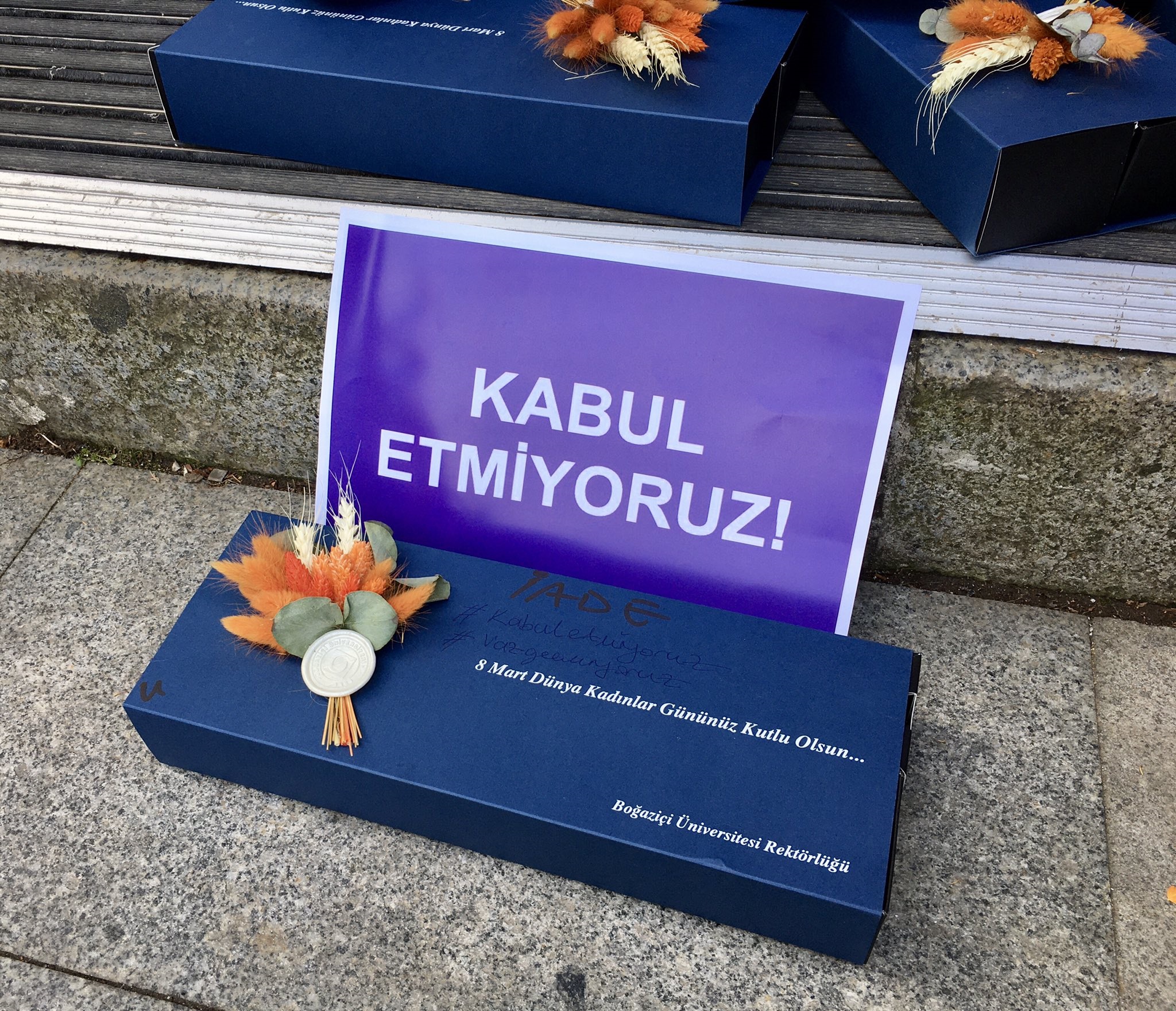 Melih Bulu 'hediye paketi' gönderdi; paketler iade edildi!