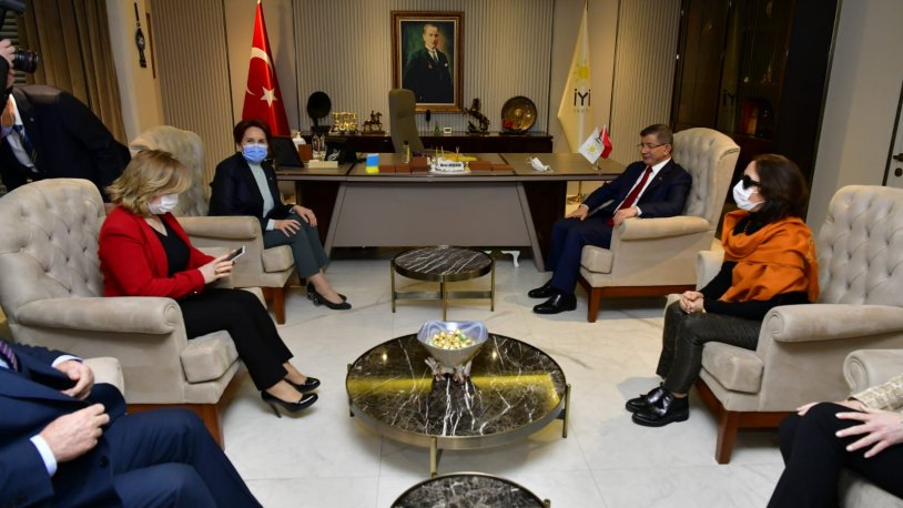 Davutoğlu'ndan Meral Akşener'e sürpriz ziyaret!