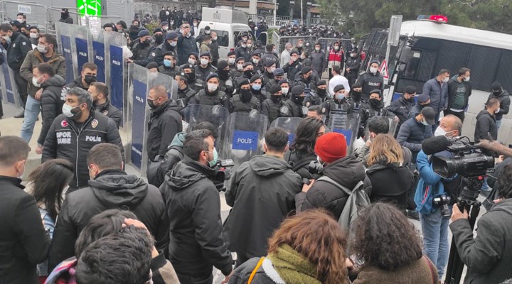 Boğaziçi eylemlerine katılan gençlerin ailelerine taciz: 'Polis olduklarını söylediler'