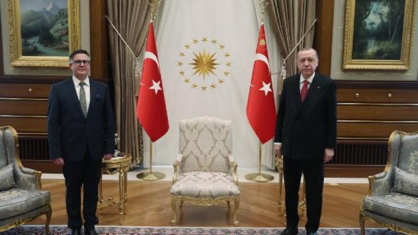 Büyükelçilerden Erdoğan'a güven mektubu