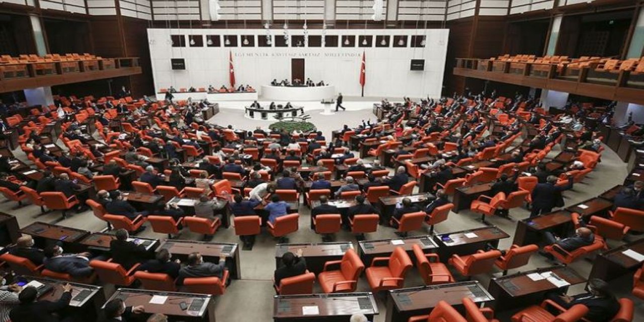 "Böyle siyaset olmaz olsun..." Eski AKP'li vekil Mehmet Ocaktan'dan dikkat çeken "fezleke" yorumu! "Yarın FETÖ lideri ile resim çektirenler için benzer yol açılırsa kimse şaşırmasın"