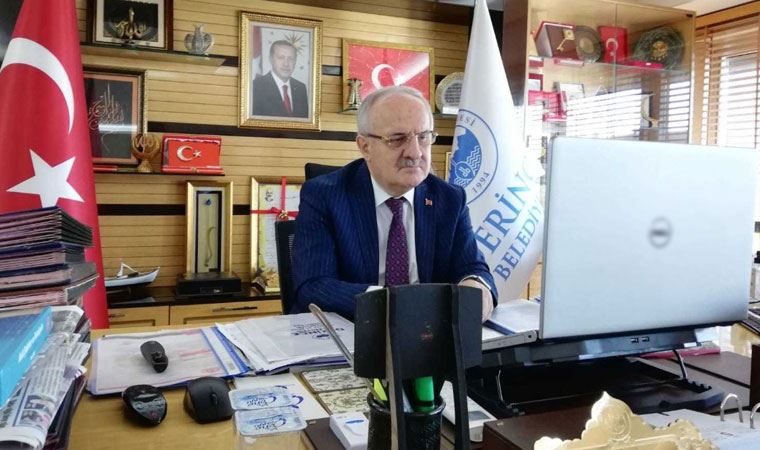 'Ne zaman yol yaptırılacak' 'Ne zaman su gelecek' Bu soruları AKP'li belediye başkanına sordu... Öğretmene soruşturma!