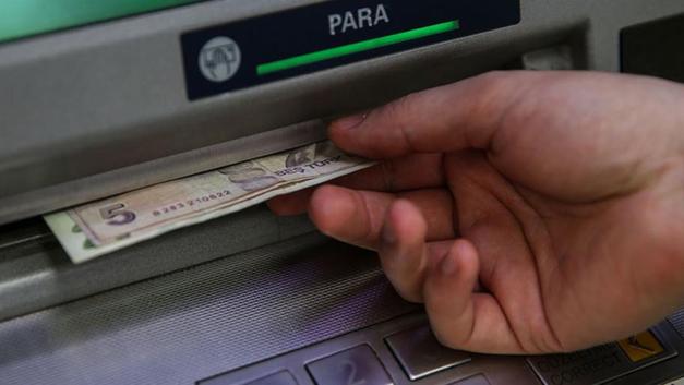 Eşinin maaş kartını vermeyen koca için mahkemeden flaş karar