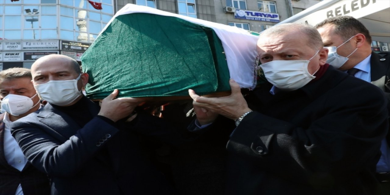 Fahrettin Koca lebalep tablo için özür dilemişti... Bu kez temkinli davrandı! Süleyman Soylu'nun annesinin cenazesine katılmadı!
