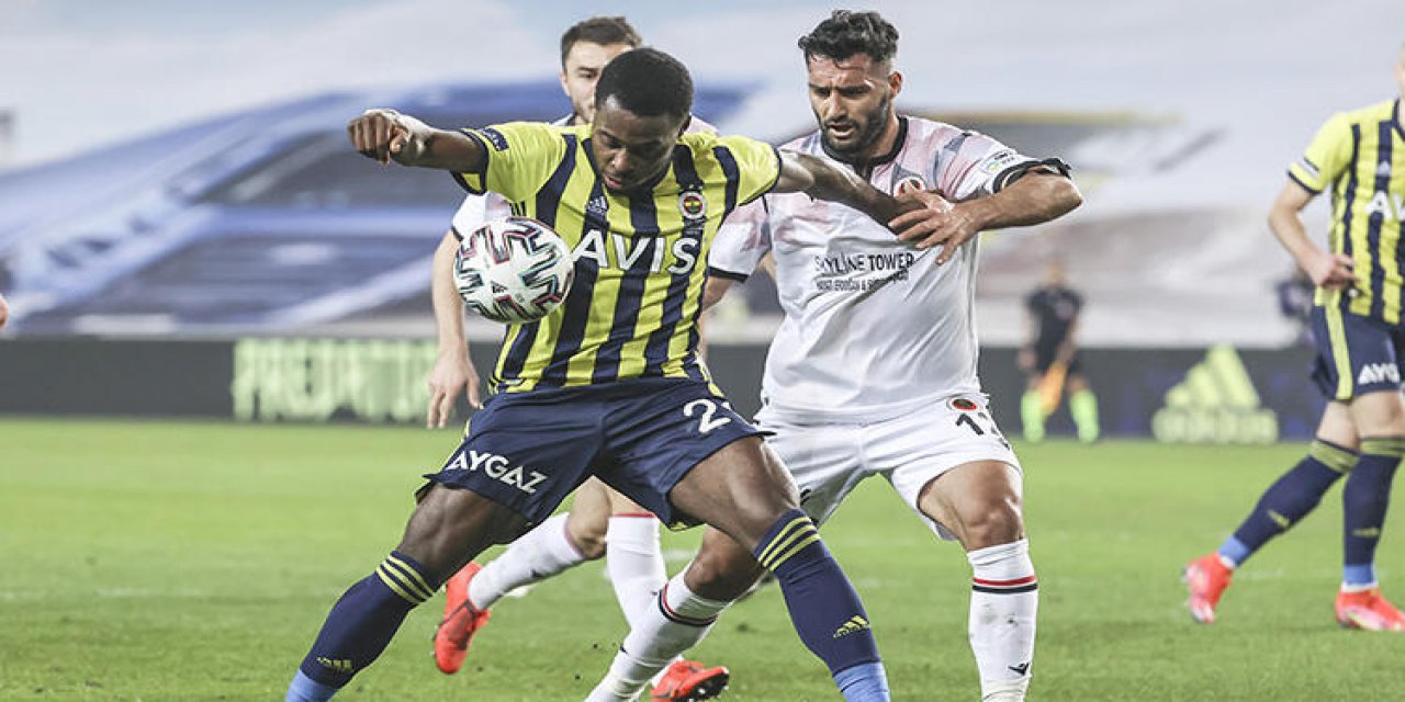 Süper Lig tarihinde bir ilk yaşandı: 6. yenilgi! Fenerbahçe'ye sahasında Gençlerbirliği şoku!