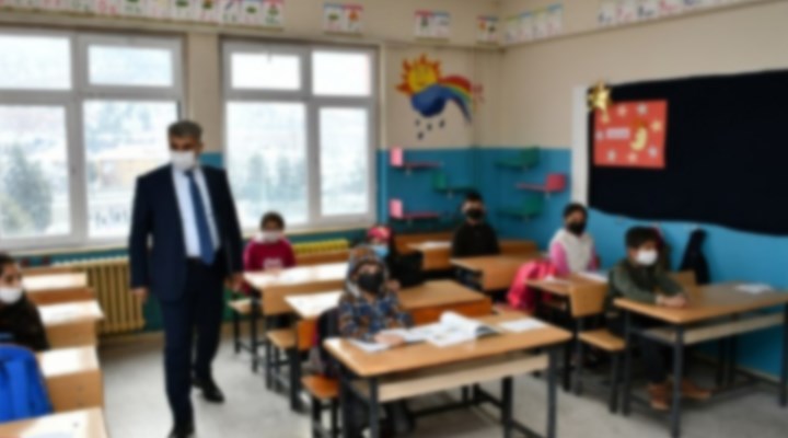 Karabük'te bir okulda Covid-19 vakası görüldü... Eğitime 10 gün ara verildi