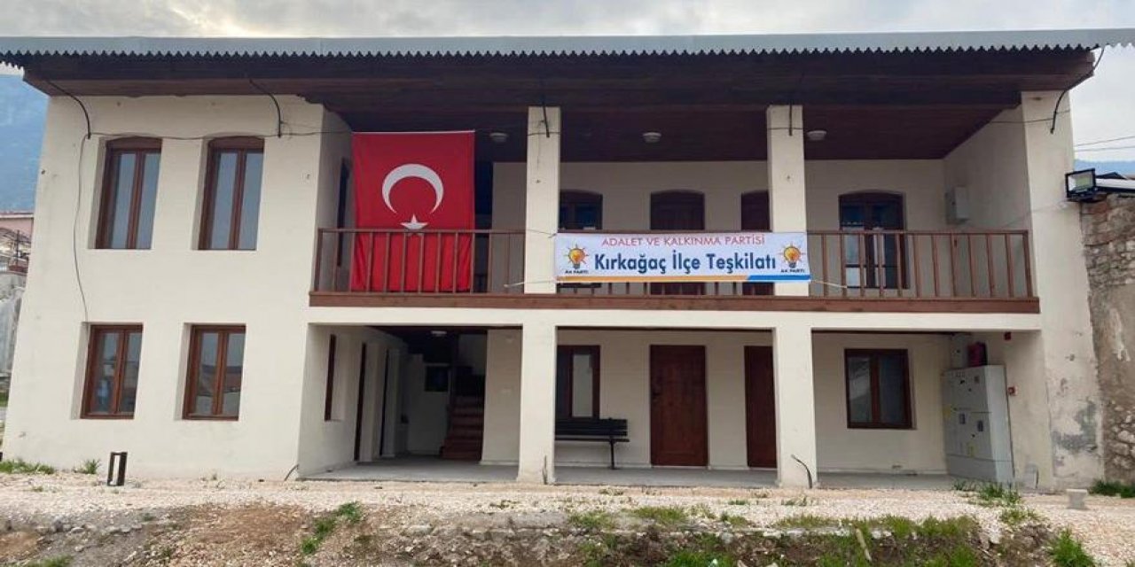 Tarihi han ilçe binası yapıldı! AKP'li belediyeden AKP'ye kıyak! Ucuza kiraladılar...
