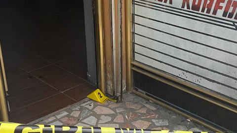 İstanbul'un göbeğinde vahşet: Berbere silahlı saldırı!