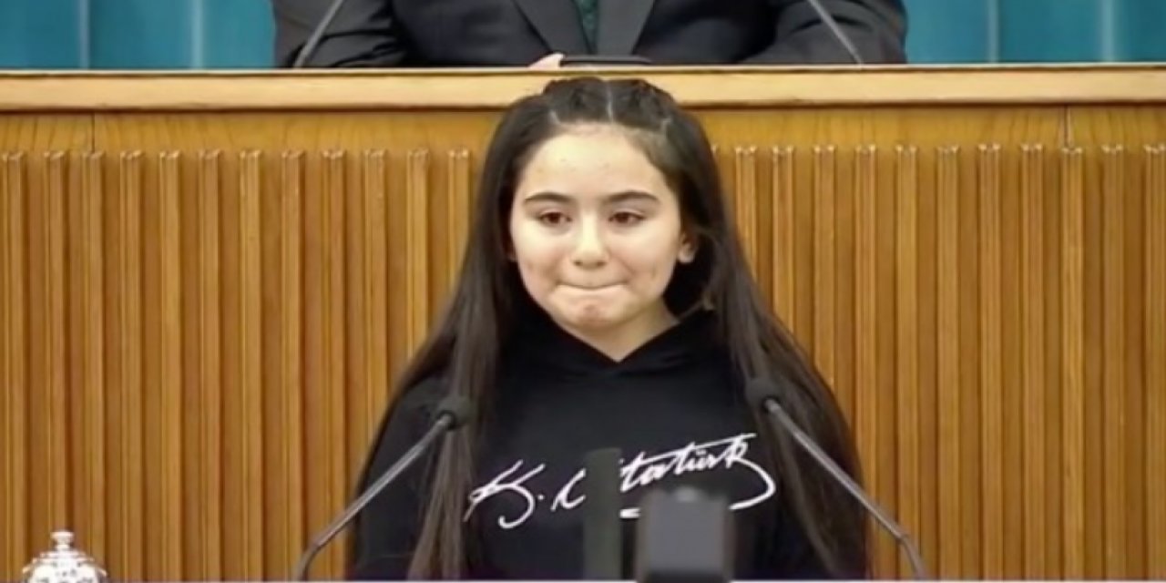 "Andımız'a el uzatmaya cüret edenlere inat; Ne Mutlu Türküm Diyene" İYİ Parti grup toplantısı Andımız'la başladı! İşte o anlar...