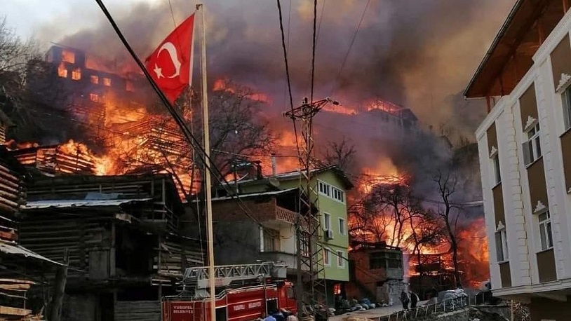 Korku dolu anlar yaşanmış, birçok ev yanmıştı! İçişleri Bakanlığı'ndan Artvin açıklaması